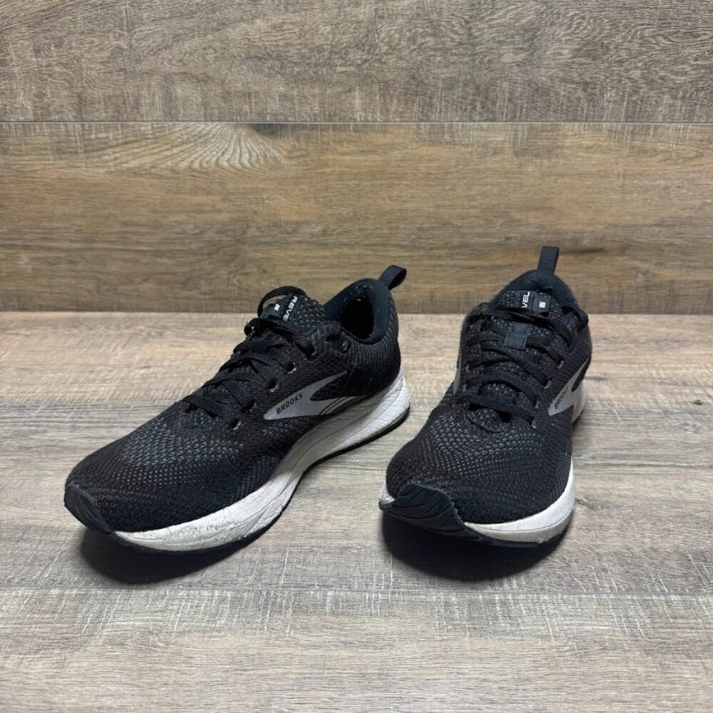 Brooks Revel 5 Black Silver Athletic Shoes Women's Size 8.5